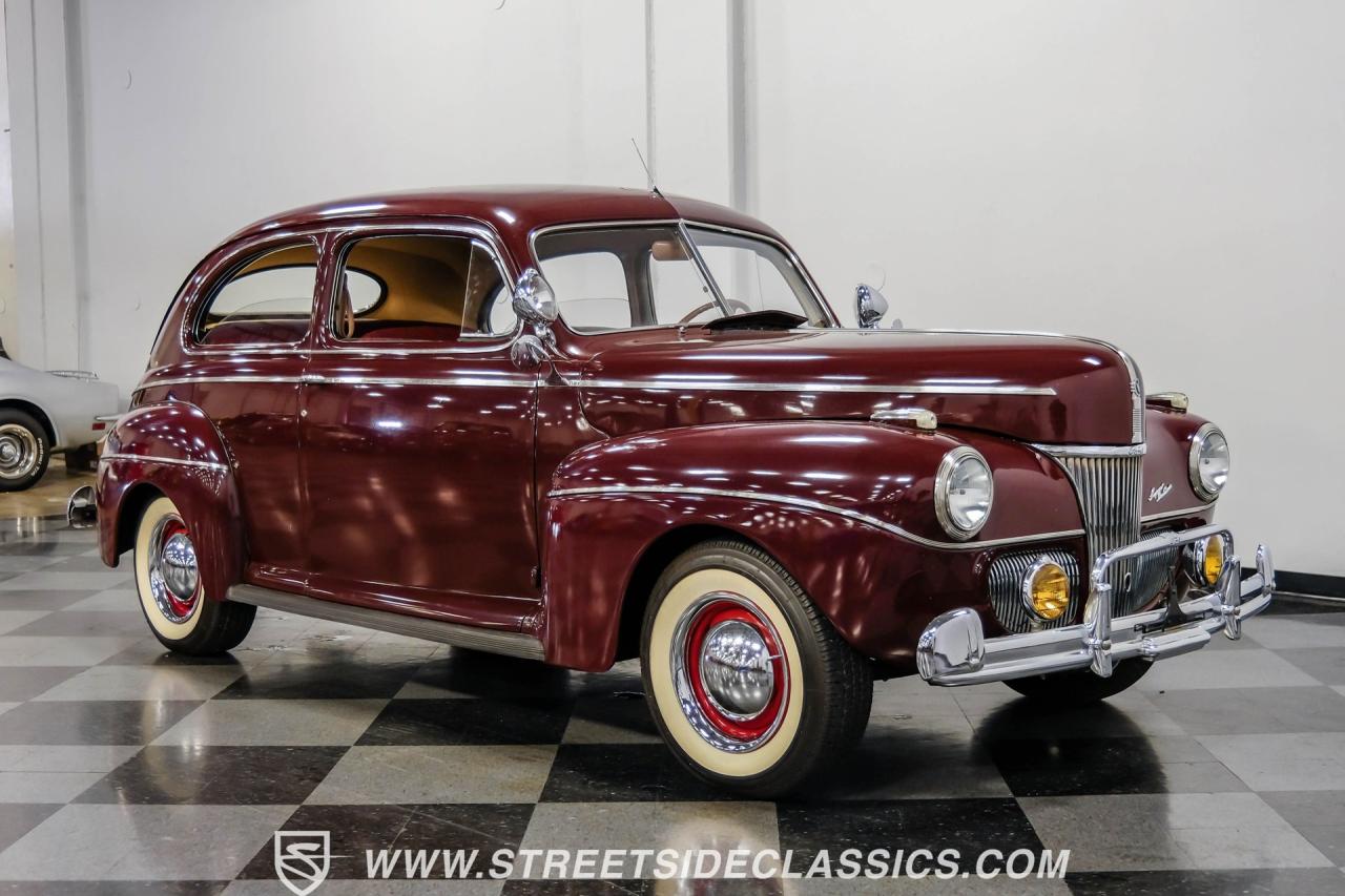 1941 Ford Deluxe Tudor Sedan