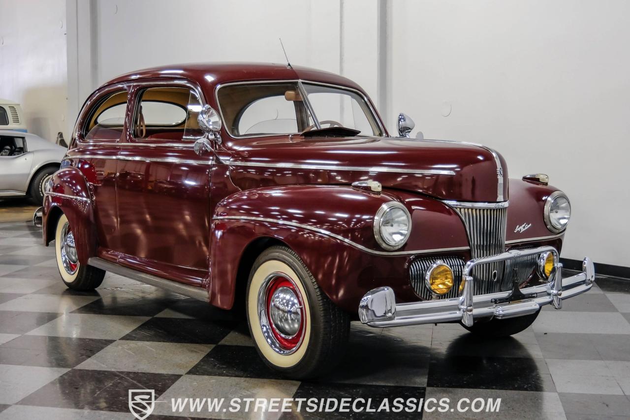 1941 Ford Deluxe Tudor Sedan