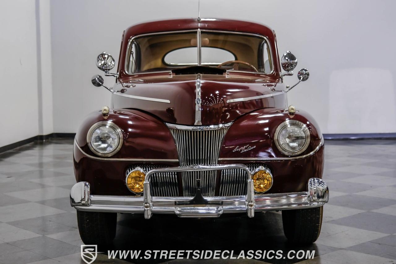1941 Ford Deluxe Tudor Sedan