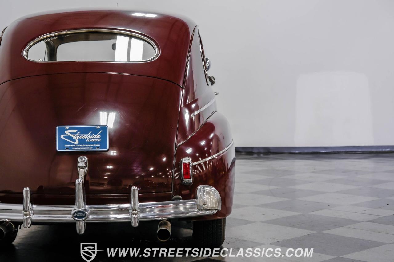 1941 Ford Deluxe Tudor Sedan