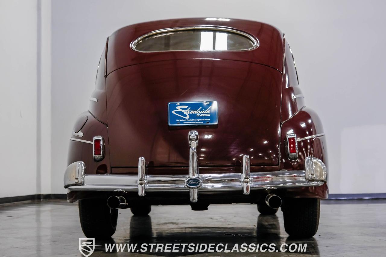 1941 Ford Deluxe Tudor Sedan