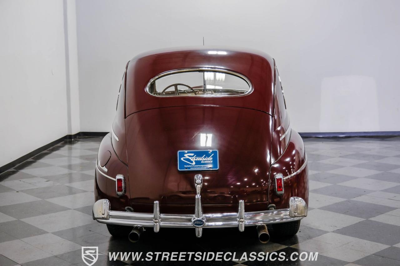 1941 Ford Deluxe Tudor Sedan