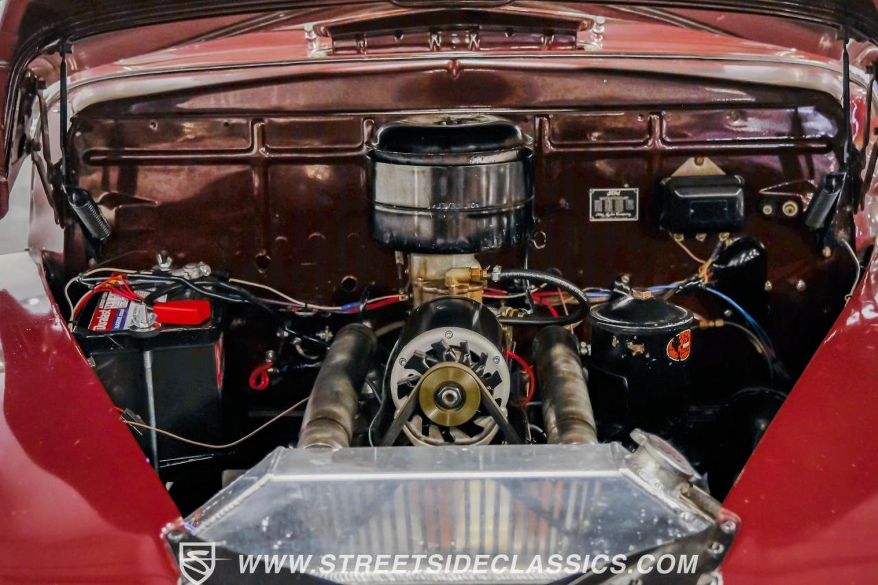 1941 Ford Deluxe Tudor Sedan