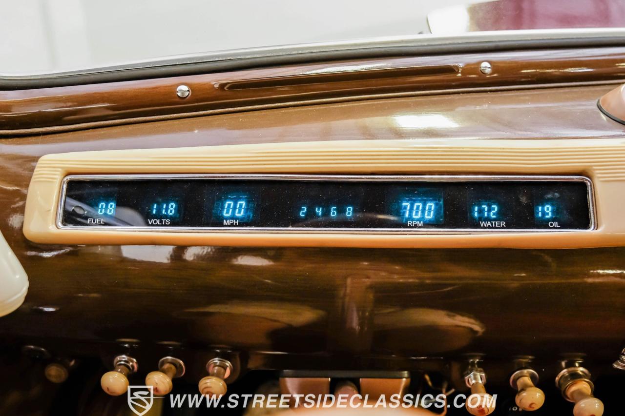 1941 Ford Deluxe Tudor Sedan