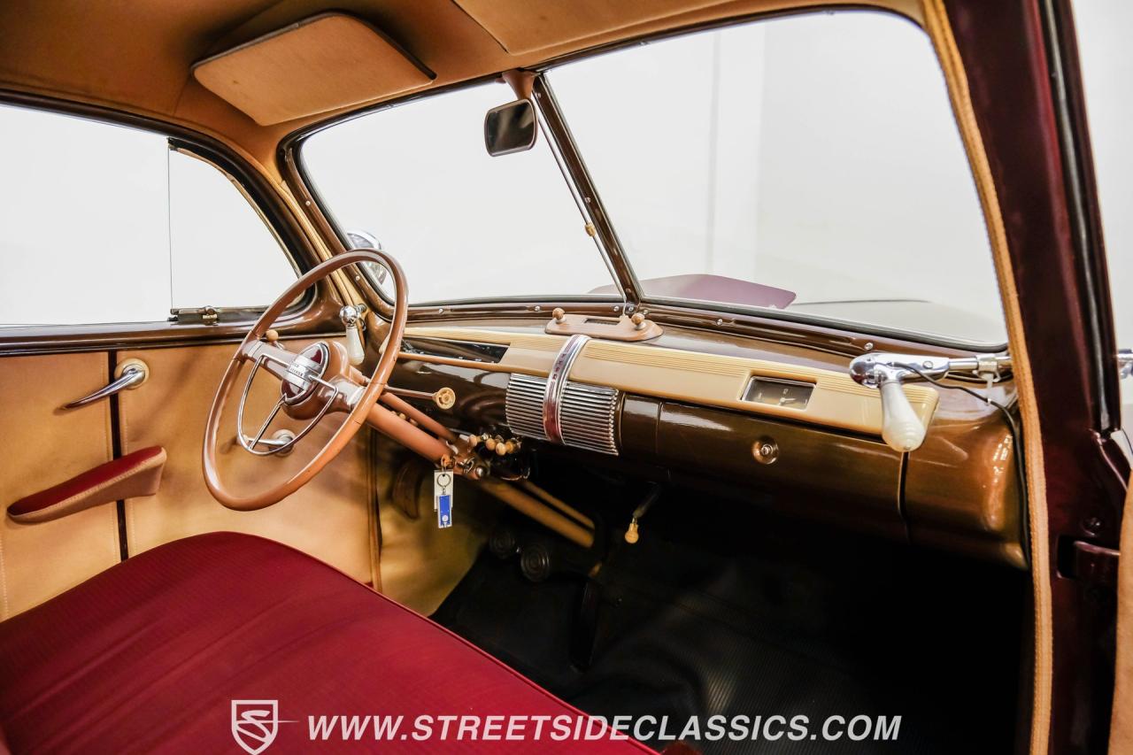 1941 Ford Deluxe Tudor Sedan