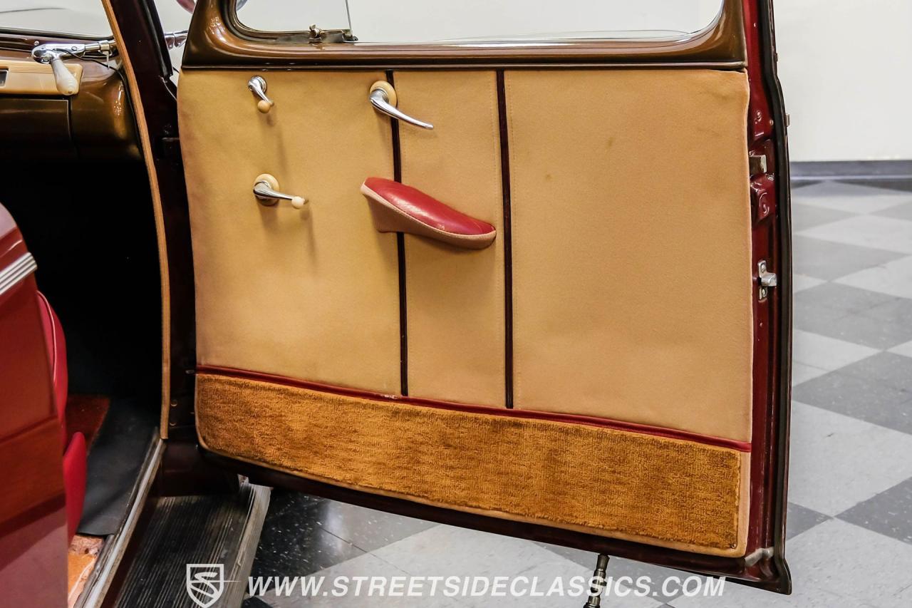 1941 Ford Deluxe Tudor Sedan