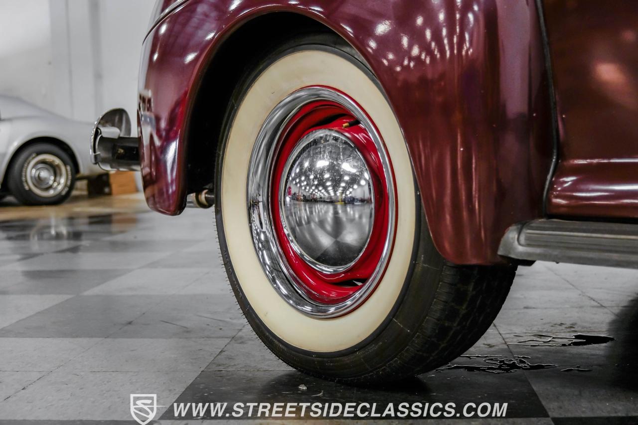 1941 Ford Deluxe Tudor Sedan
