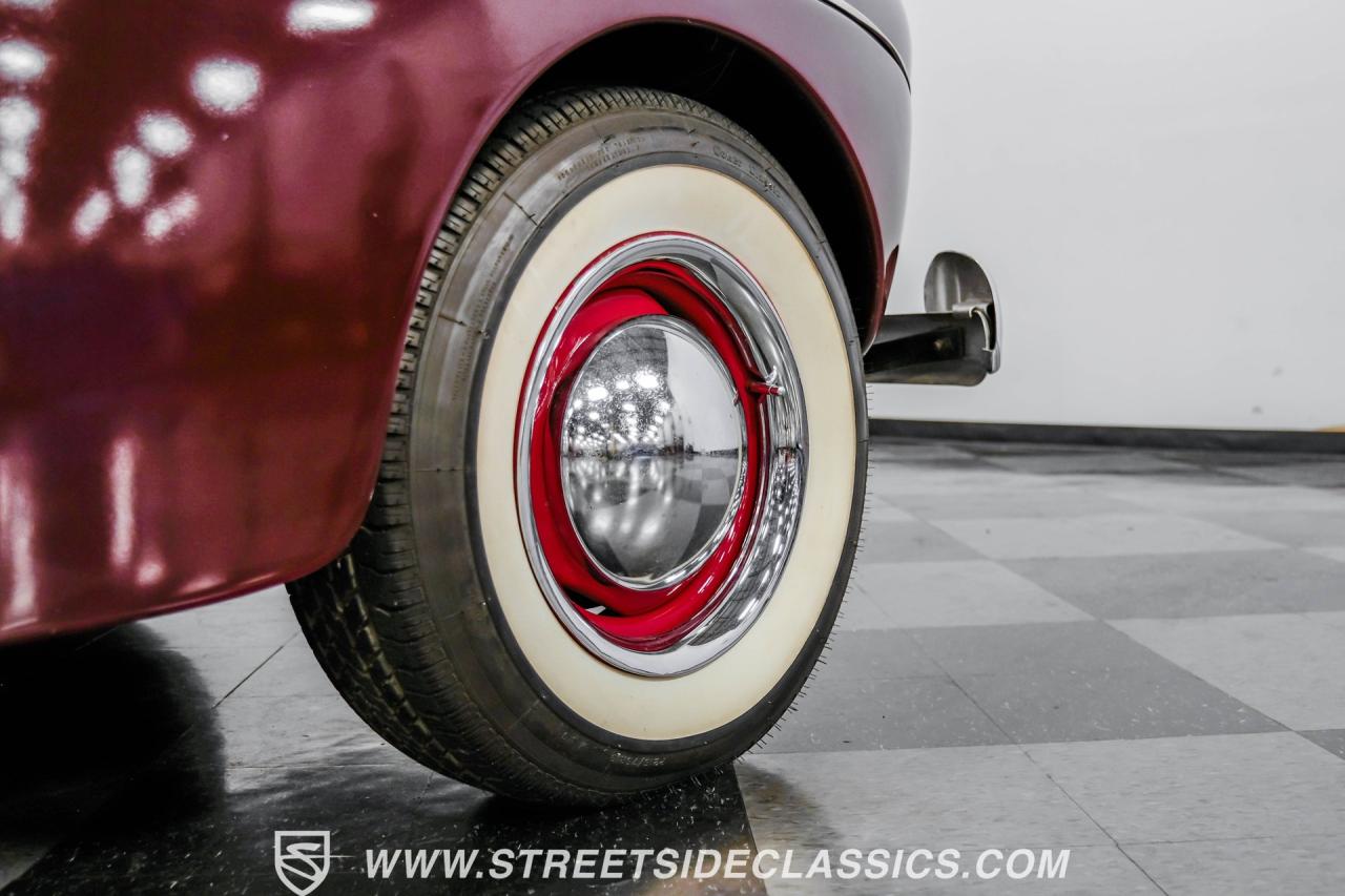 1941 Ford Deluxe Tudor Sedan