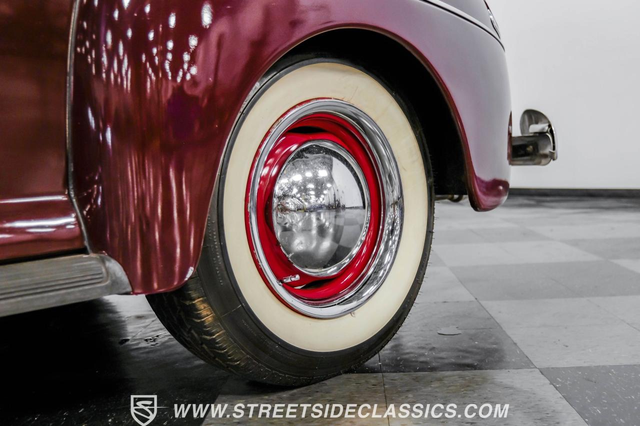 1941 Ford Deluxe Tudor Sedan