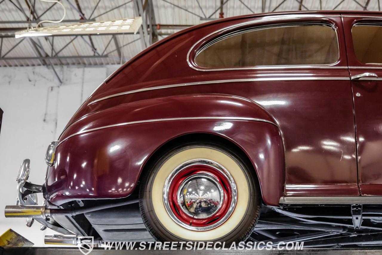1941 Ford Deluxe Tudor Sedan
