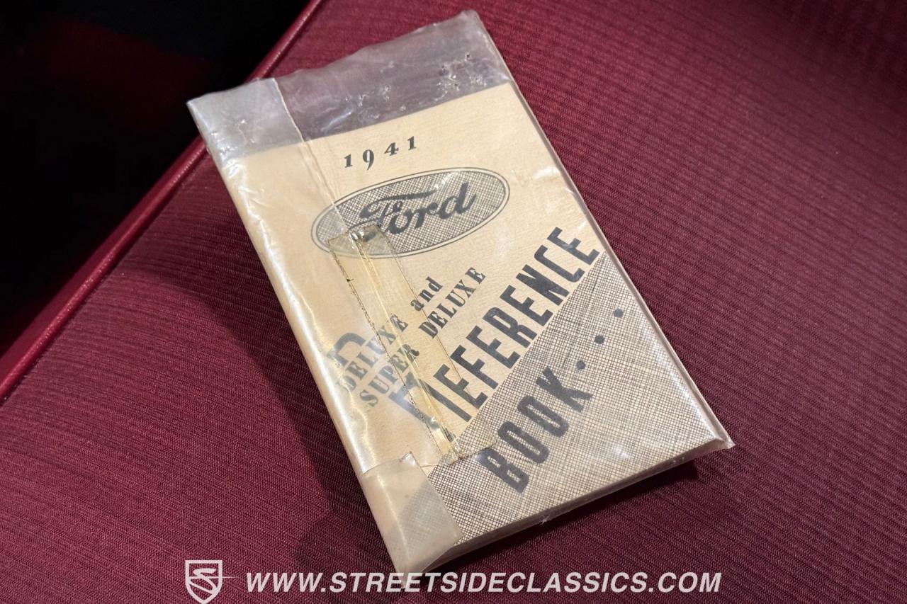 1941 Ford Deluxe Tudor Sedan
