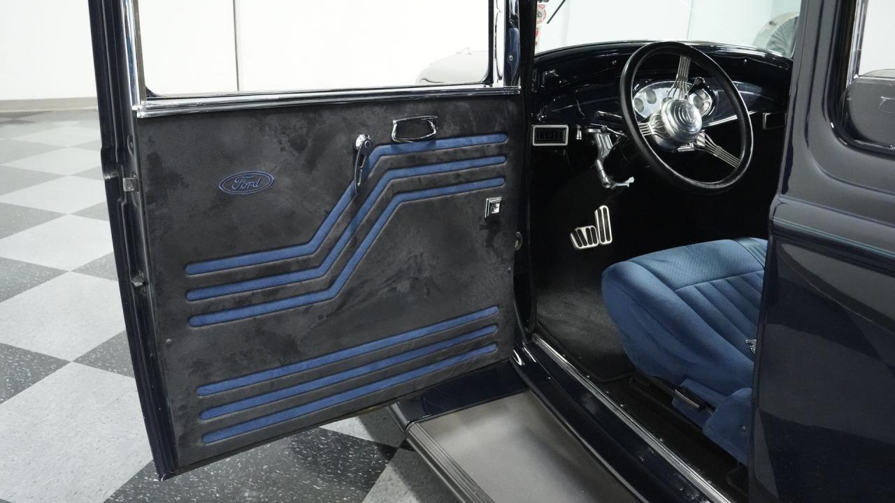 1932 Ford Tudor Streetrod