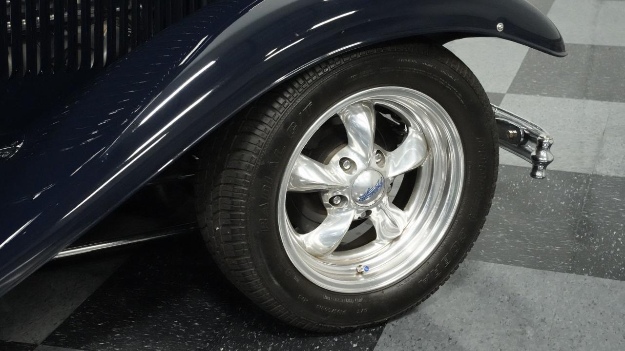 1932 Ford Tudor Streetrod