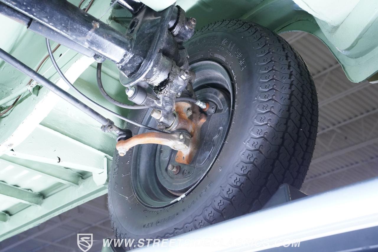 1968 Volkswagen Type 2 23 Window Deluxe Camper