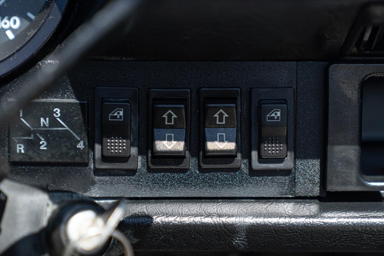 1975 Volkswagen MAGGIOLONE CABRIOLET 1303