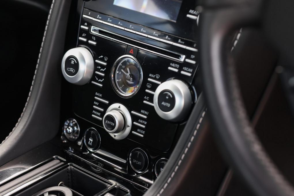 2011 Aston Martin DBS