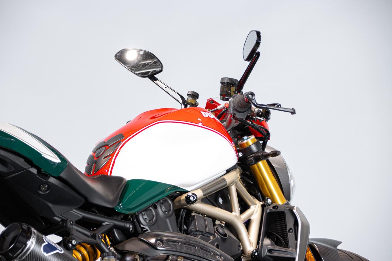 2018 Ducati MONSTER 25&deg; ANNIVERSARIO