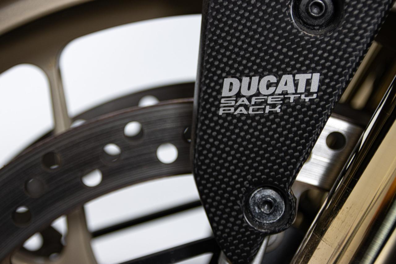2018 Ducati MONSTER 25&deg; ANNIVERSARIO