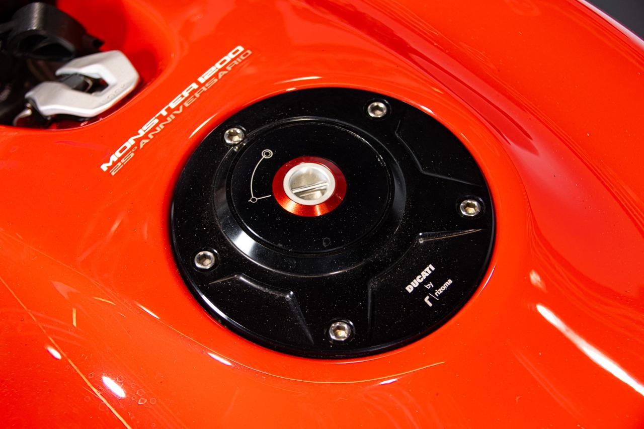 2018 Ducati MONSTER 25&deg; ANNIVERSARIO