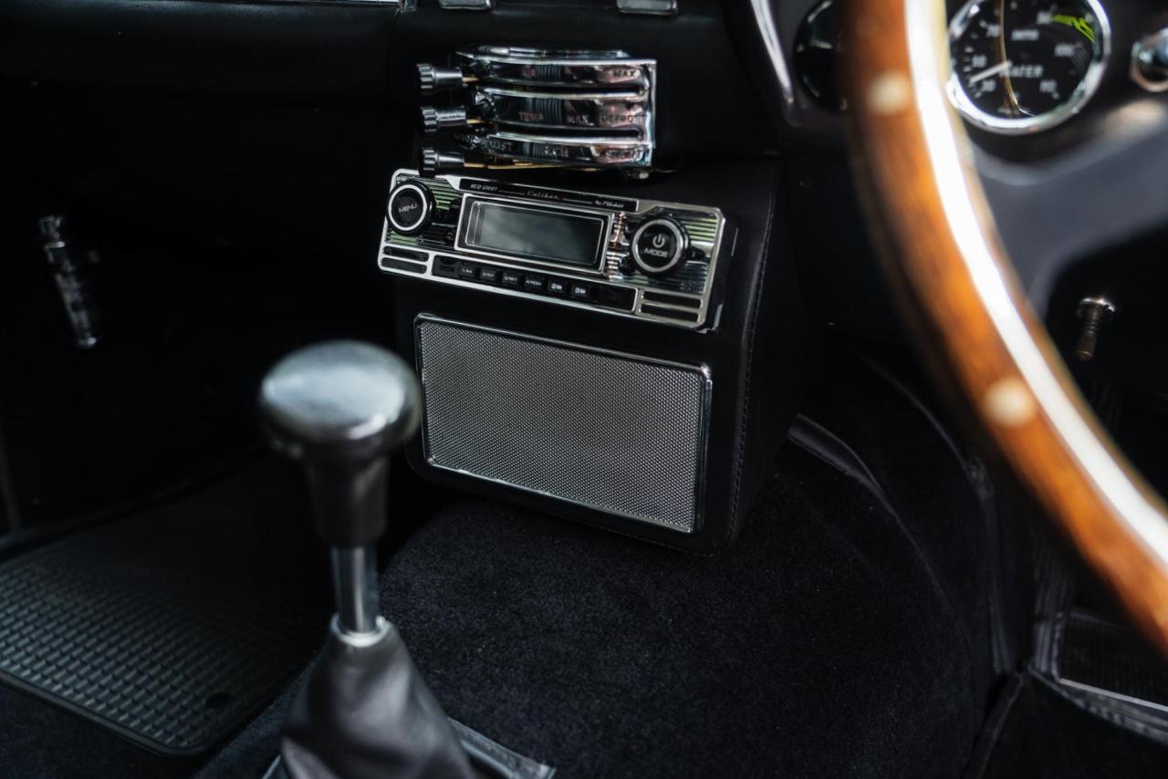 1970 Aston Martin DB6 MK 2 VANTAGE