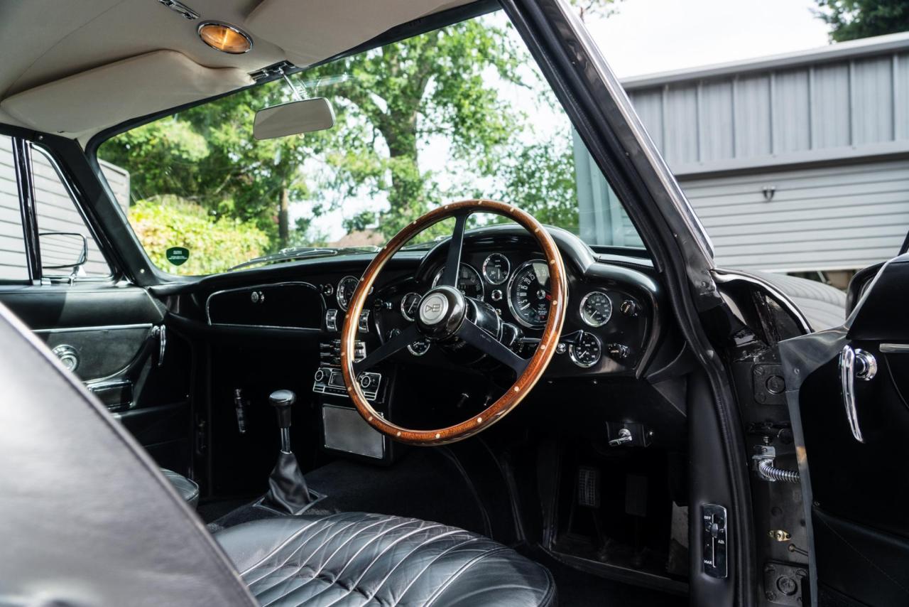 1970 Aston Martin DB6 MK 2 VANTAGE