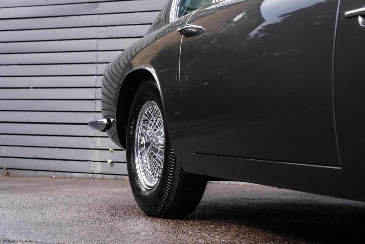 1970 Aston Martin DB6 MK 2 VANTAGE