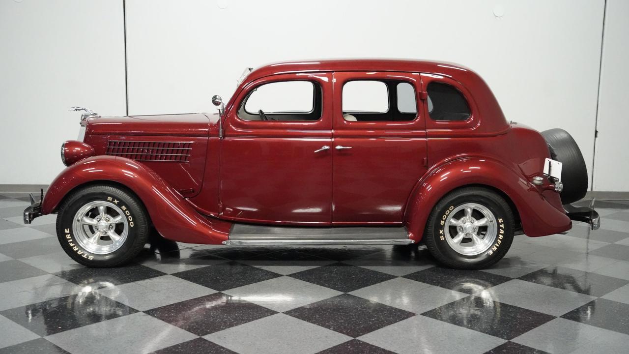1935 Ford Fordor