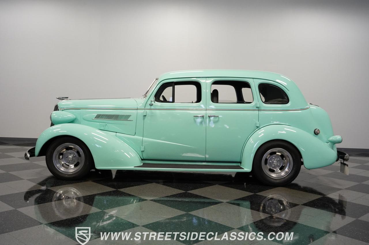 1937 Chevrolet Master Deluxe Sedan Restomod