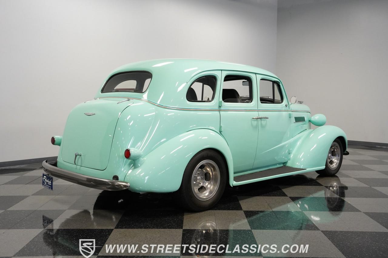 1937 Chevrolet Master Deluxe Sedan Restomod