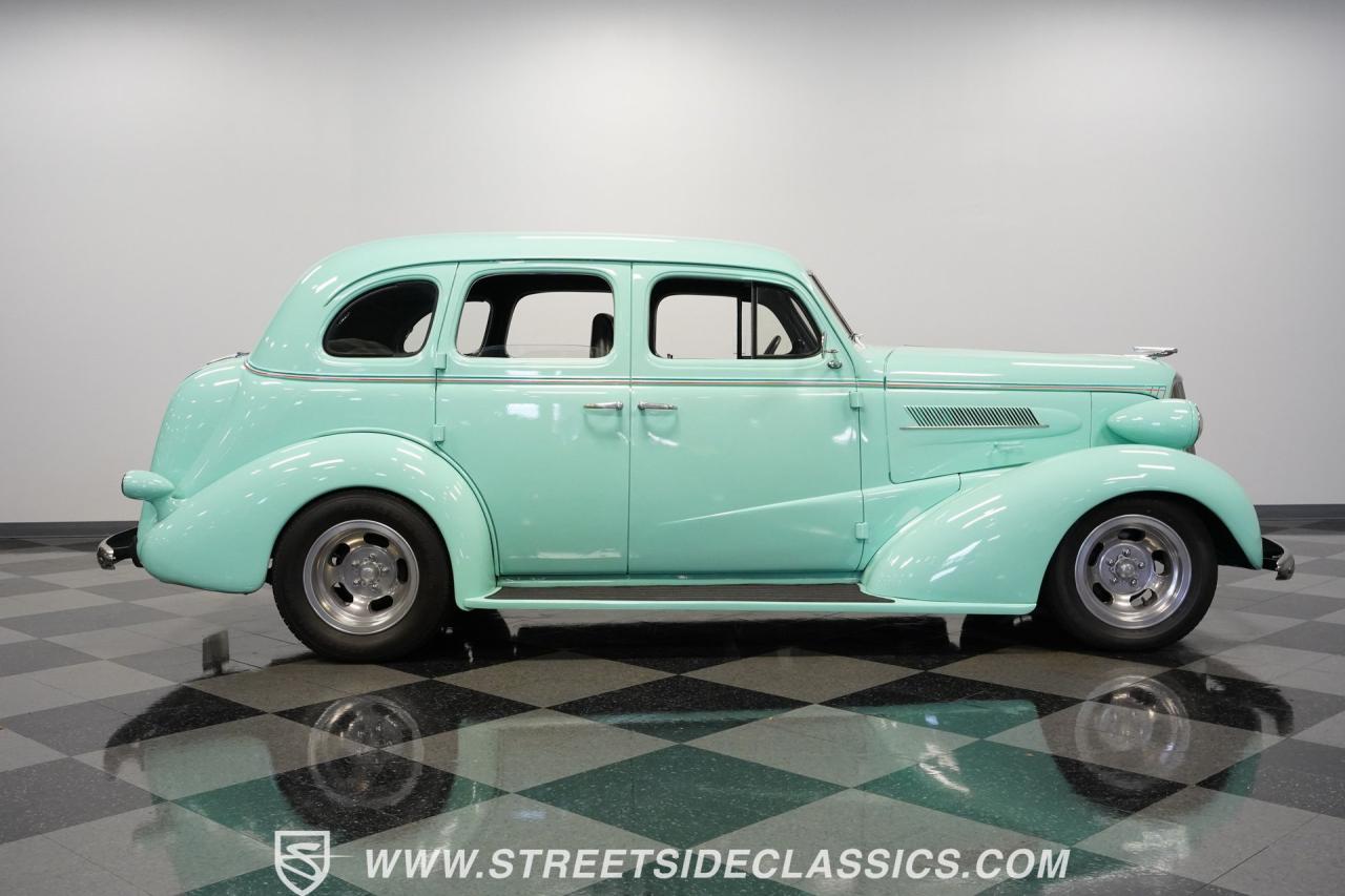 1937 Chevrolet Master Deluxe Sedan Restomod