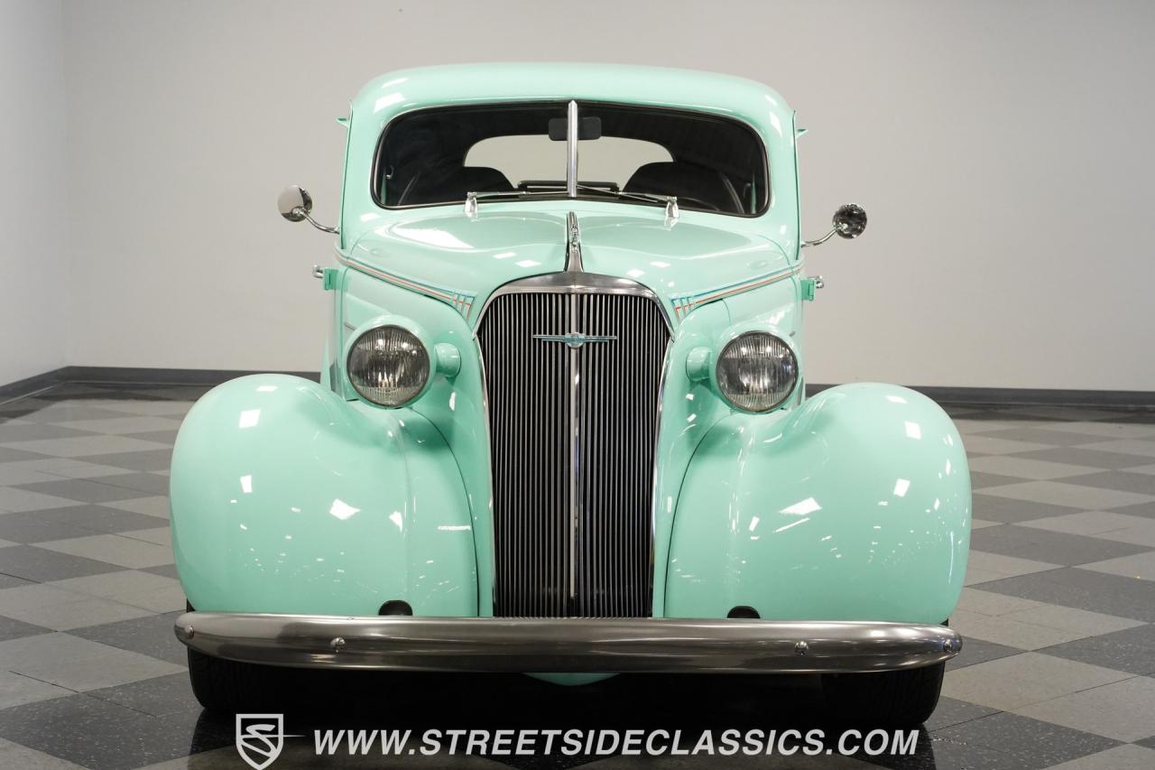 1937 Chevrolet Master Deluxe Sedan Restomod