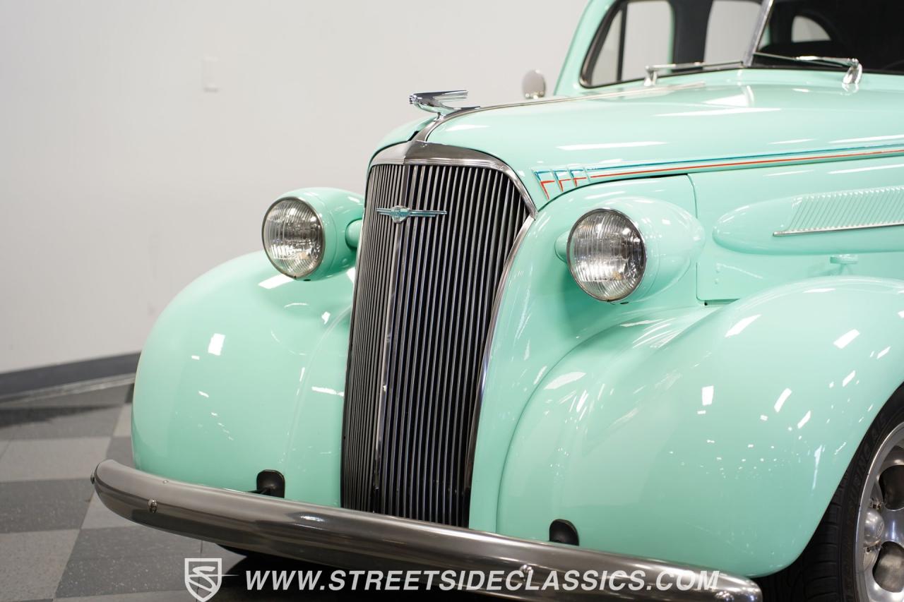 1937 Chevrolet Master Deluxe Sedan Restomod