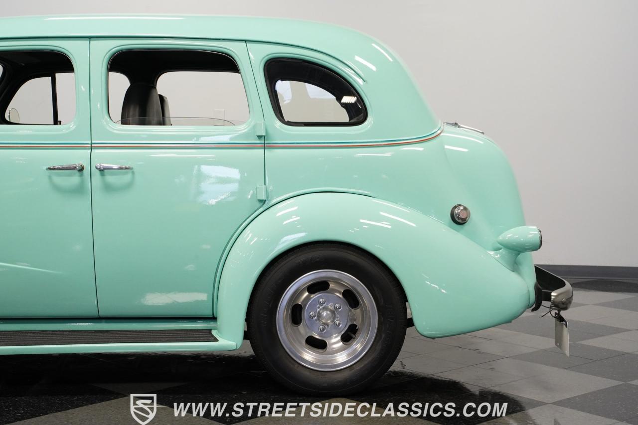 1937 Chevrolet Master Deluxe Sedan Restomod