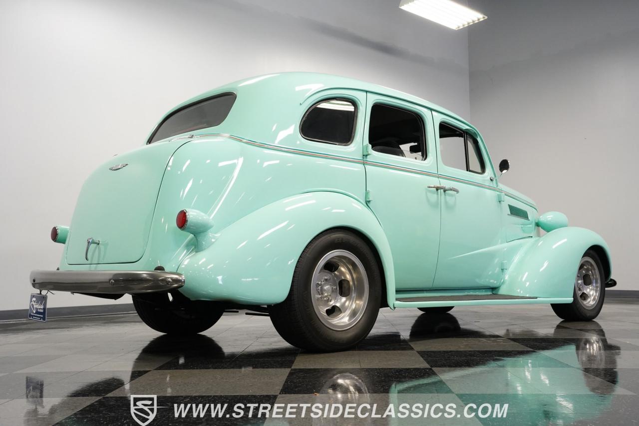 1937 Chevrolet Master Deluxe Sedan Restomod