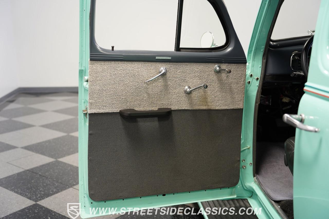 1937 Chevrolet Master Deluxe Sedan Restomod