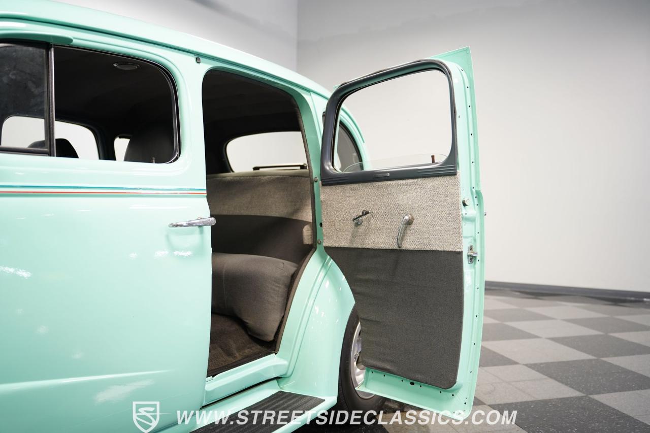 1937 Chevrolet Master Deluxe Sedan Restomod