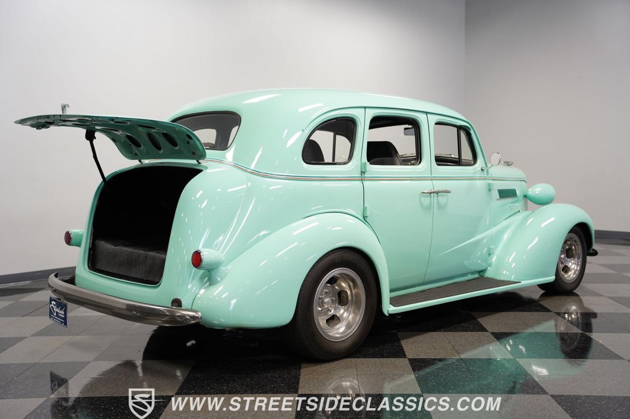 1937 Chevrolet Master Deluxe Sedan Restomod