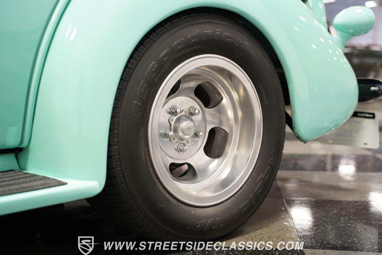 1937 Chevrolet Master Deluxe Sedan Restomod