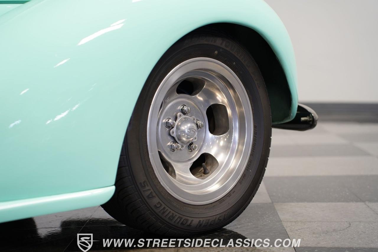 1937 Chevrolet Master Deluxe Sedan Restomod