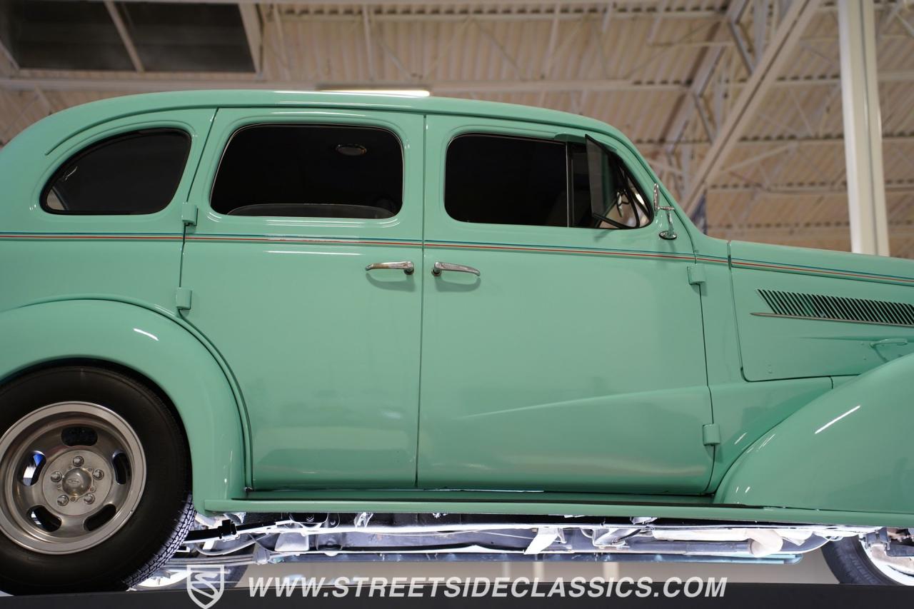1937 Chevrolet Master Deluxe Sedan Restomod