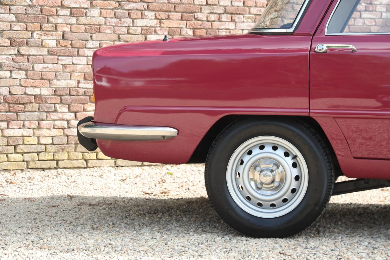 1975 Alfa Romeo Giulia 1300 Nuova Super