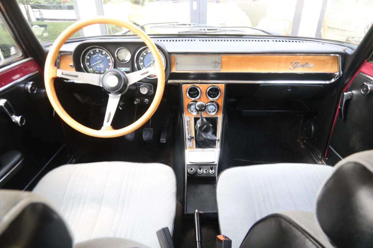 1975 Alfa Romeo Giulia 1300 Nuova Super