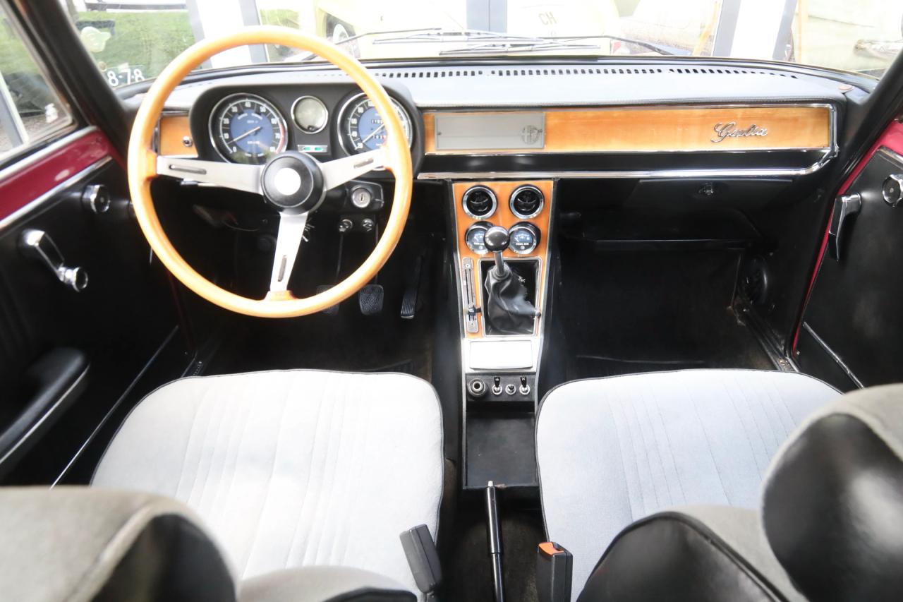 1975 Alfa Romeo Giulia 1300 Nuova Super