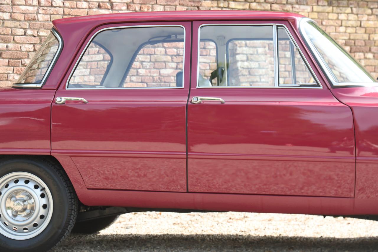 1975 Alfa Romeo Giulia 1300 Nuova Super