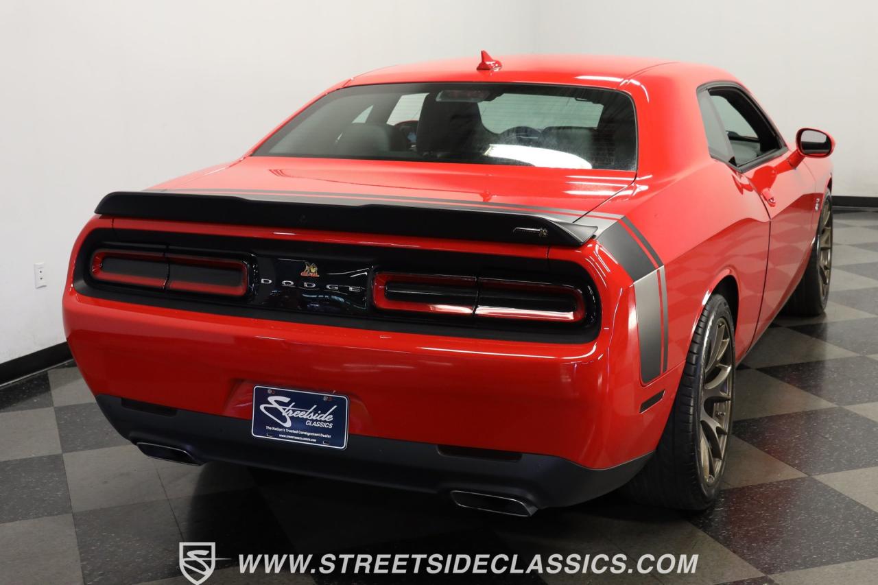 2016 Dodge Challenger R/T Scat Pack 392 Shaker