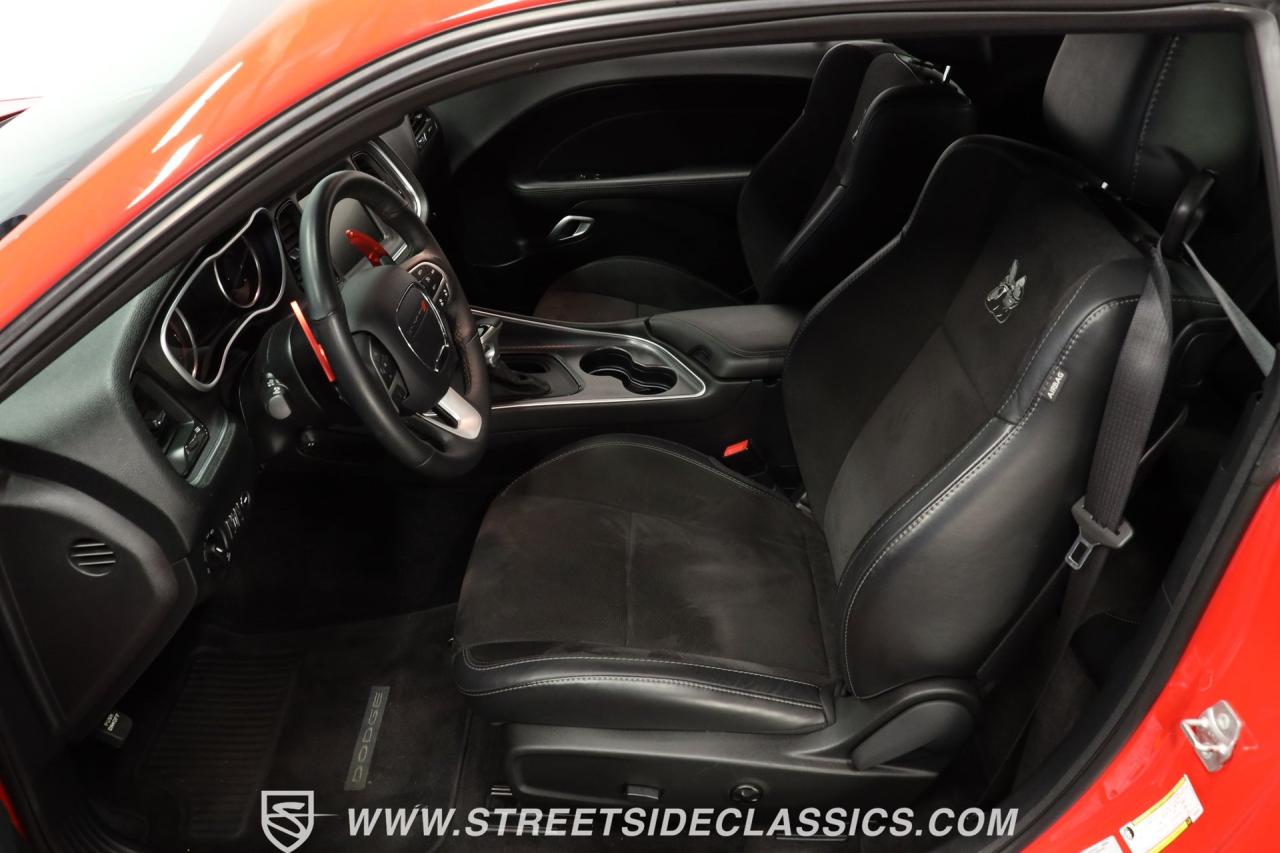 2016 Dodge Challenger R/T Scat Pack 392 Shaker