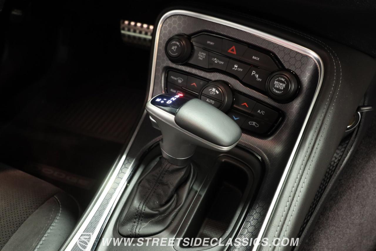 2016 Dodge Challenger R/T Scat Pack 392 Shaker