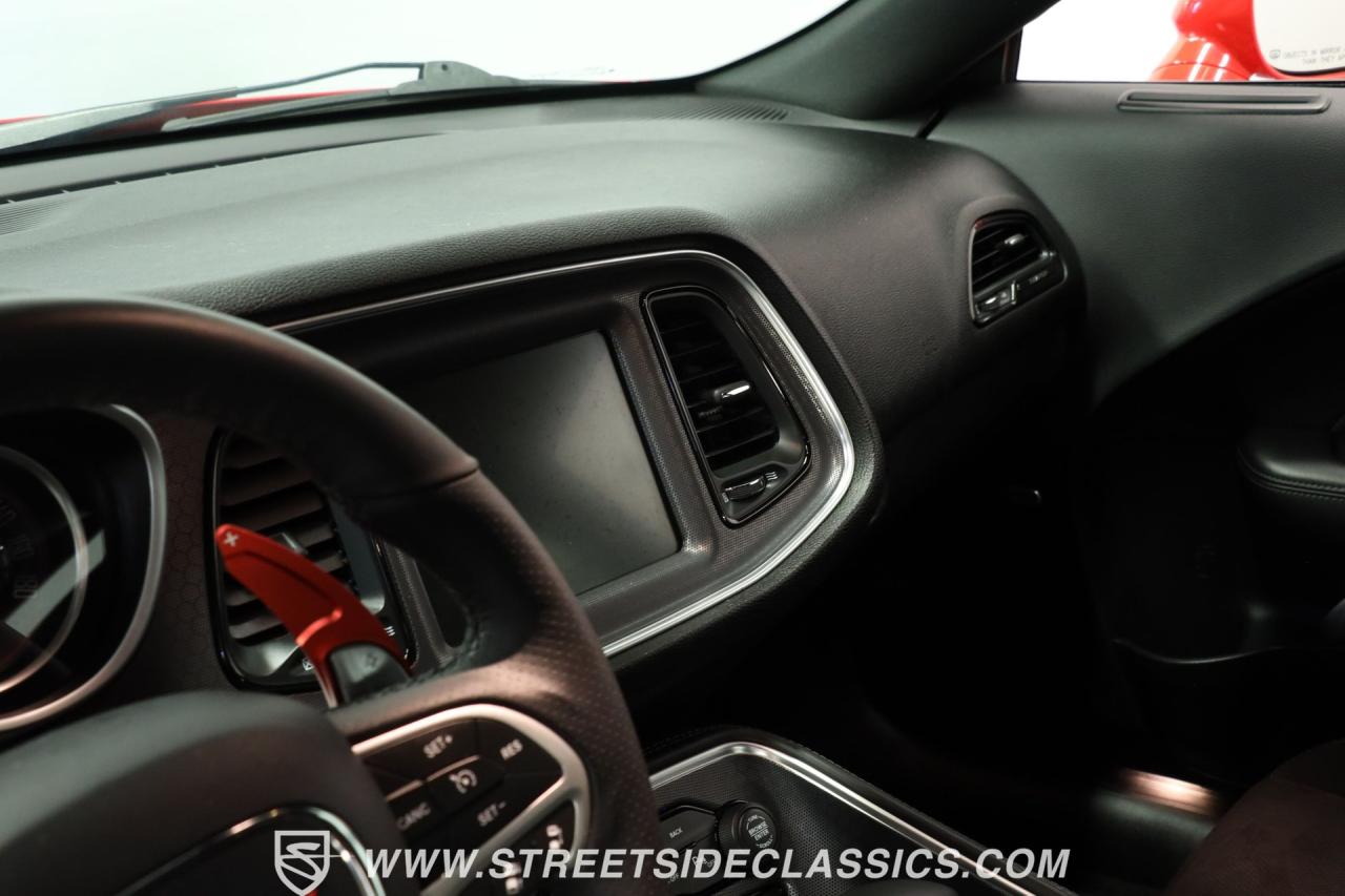2016 Dodge Challenger R/T Scat Pack 392 Shaker
