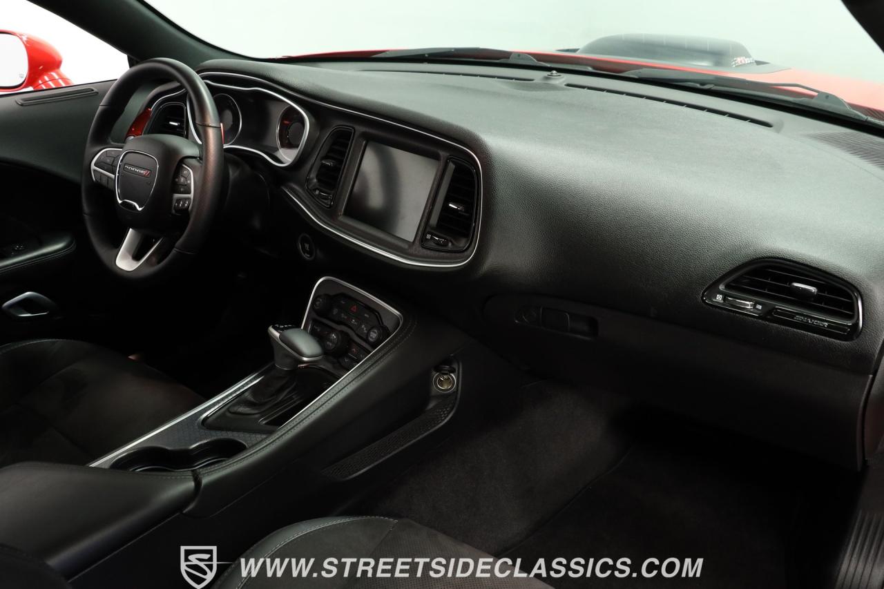2016 Dodge Challenger R/T Scat Pack 392 Shaker