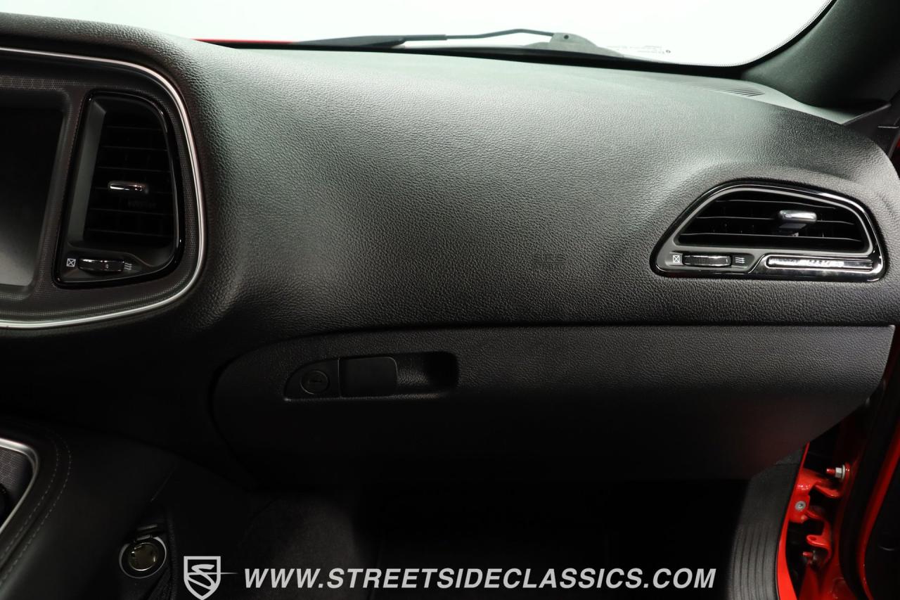 2016 Dodge Challenger R/T Scat Pack 392 Shaker